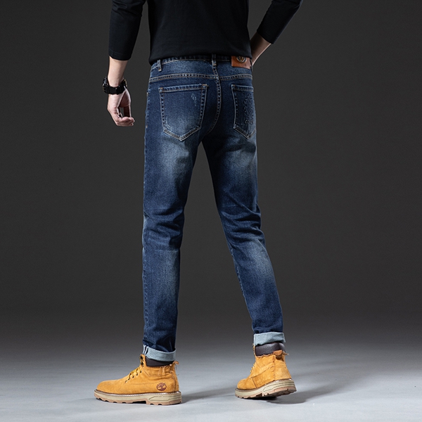 ブランドジーンズ着用イメージ